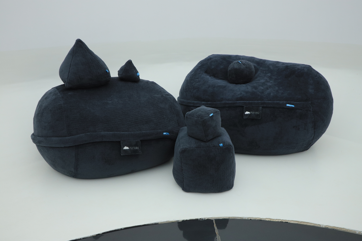 Pufero Dev Boy puf – modern evler için büyük boy rahat oturma pufu
Fitilli kadife kumaşlı dev boy pufero puf – değiştirilebilir kılıflı modern mobilya
130x110 cm ölçülerinde dev puf – rahat ve şık büyük boy puf koltuk
Yumuşak kumaşlı büyük puf – pufero puf koleksiyonundan modern mobilya
Rahat mobilya önerisi – dev boy fitilli kadife puf modeli